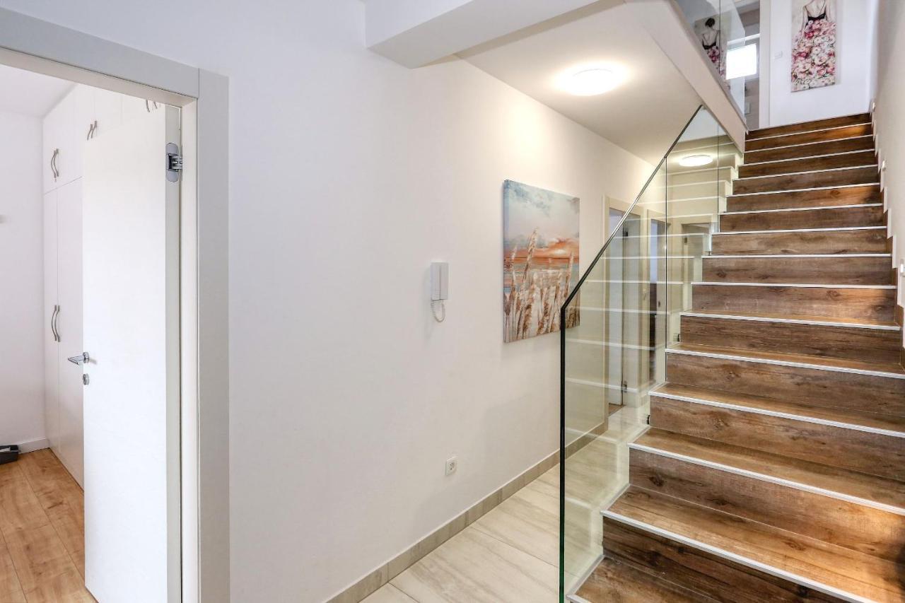Luxury Apartment Isabell ซาตอน ภายนอก รูปภาพ