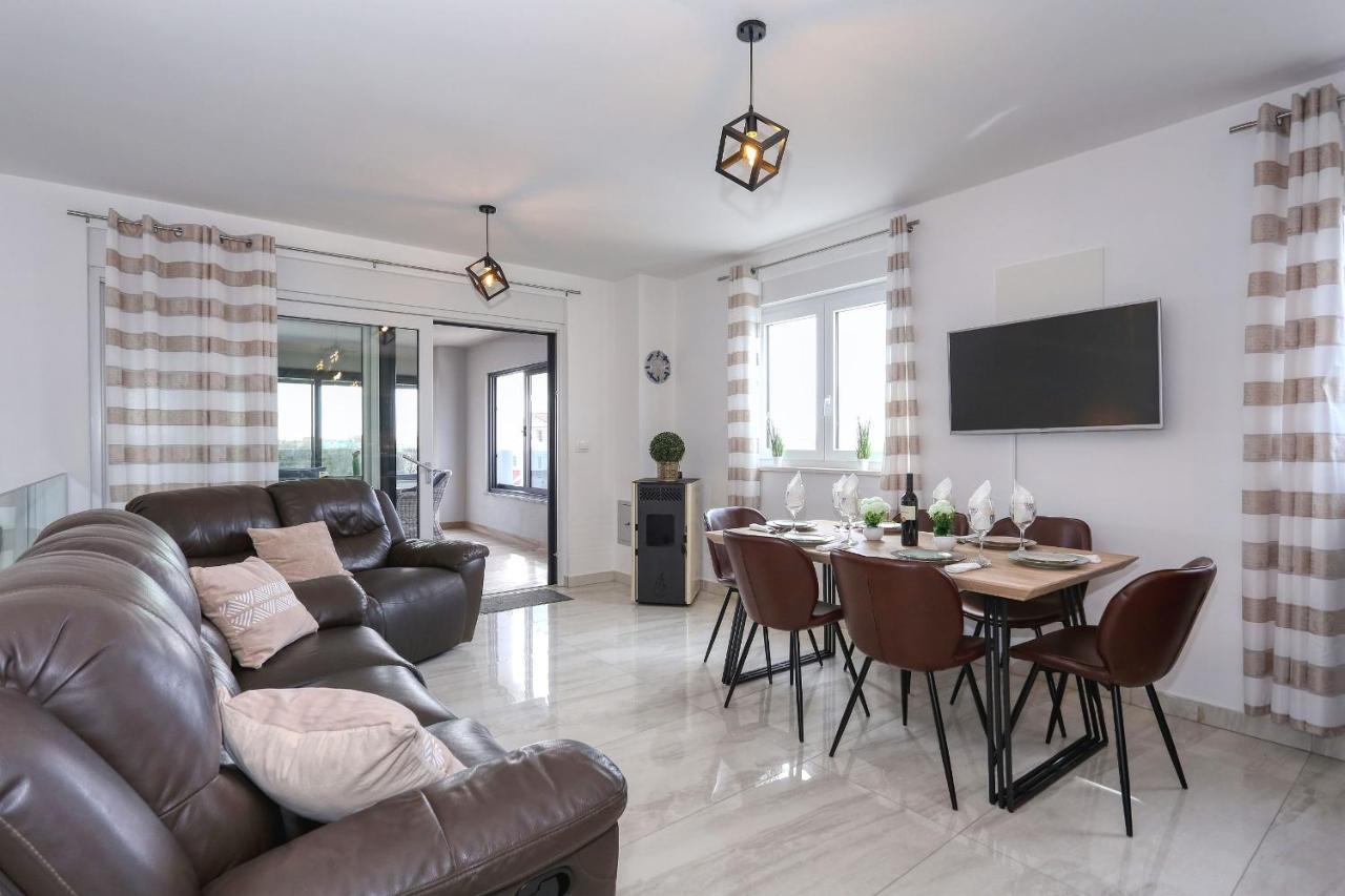 Luxury Apartment Isabell ซาตอน ภายนอก รูปภาพ
