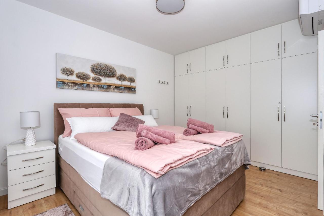 Luxury Apartment Isabell ซาตอน ภายนอก รูปภาพ