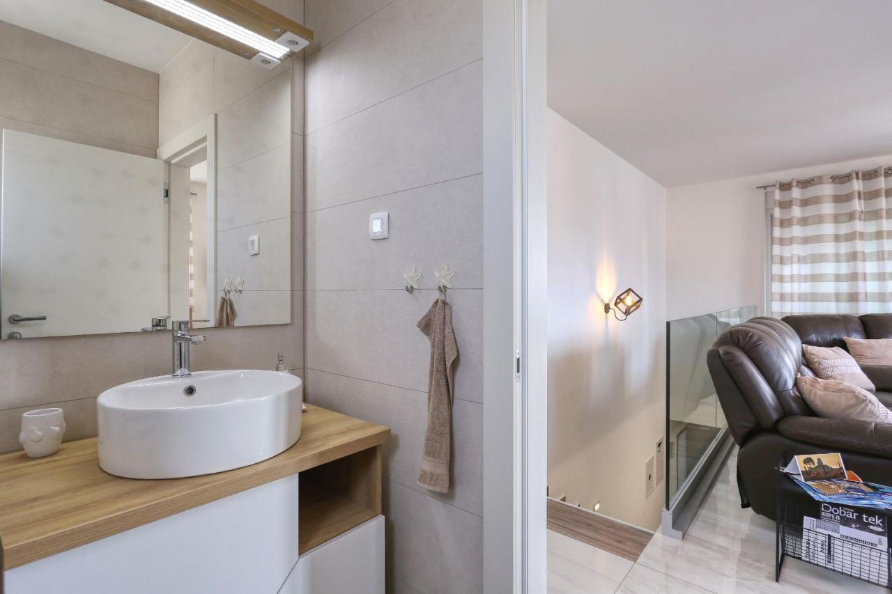 Luxury Apartment Isabell ซาตอน ภายนอก รูปภาพ